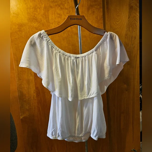 EXPRESS smallwhite ruffle short sleeve top - Picture 2 of 5